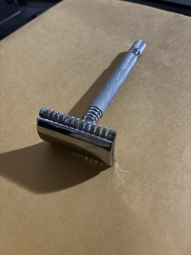 Razorock jaws open comb - open,