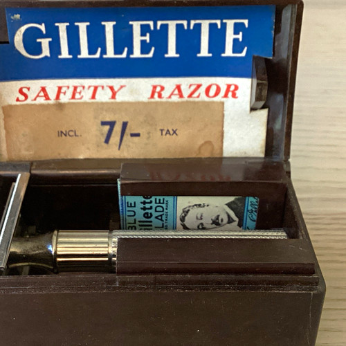 Gillette safety razor set - gillette, in