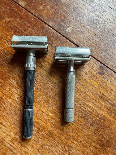 Two vintage gillette - two,