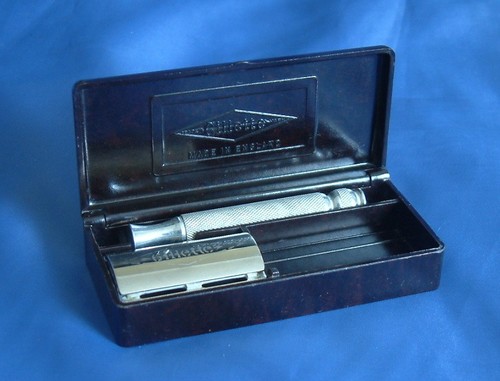 Vintage gillette tech razor - vintage,